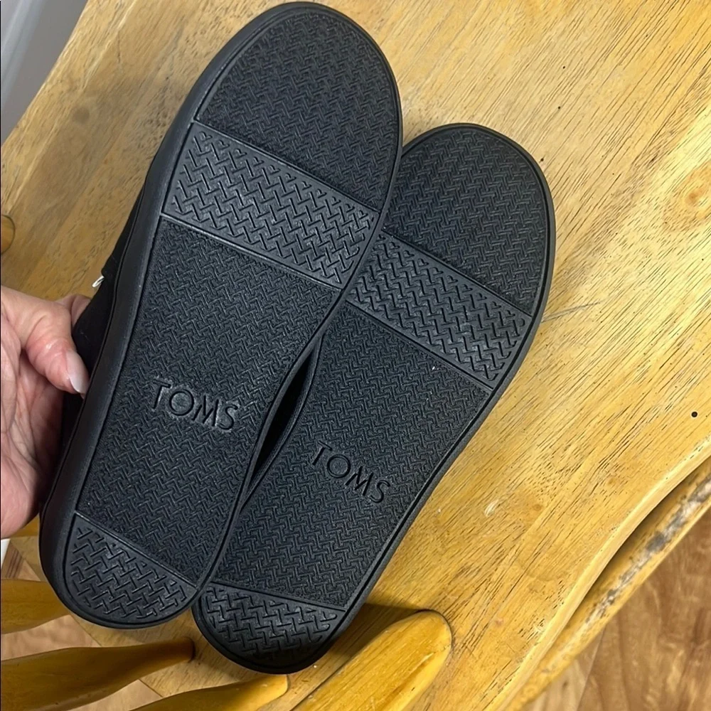 Toms Black Flats Minimalist Slip-On Shoes